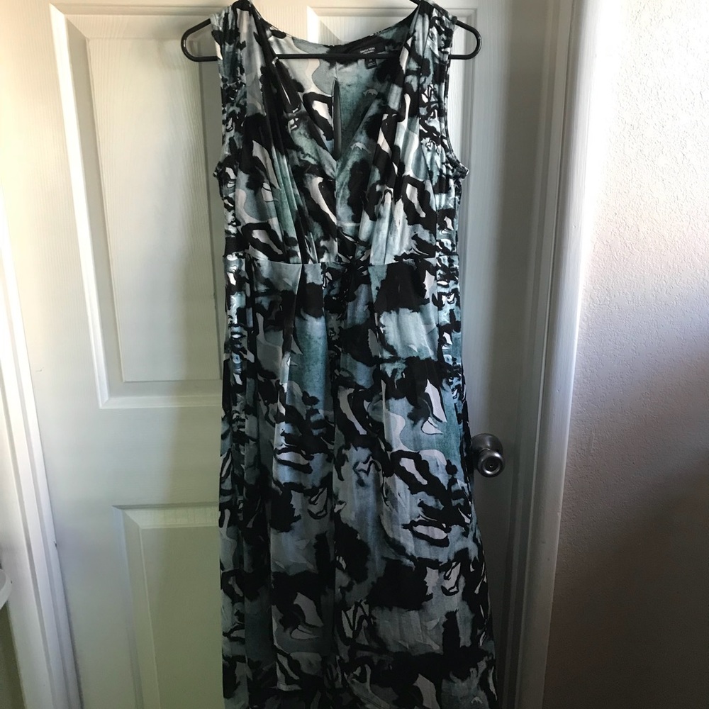 Very cute & comfy Vera Wang dress